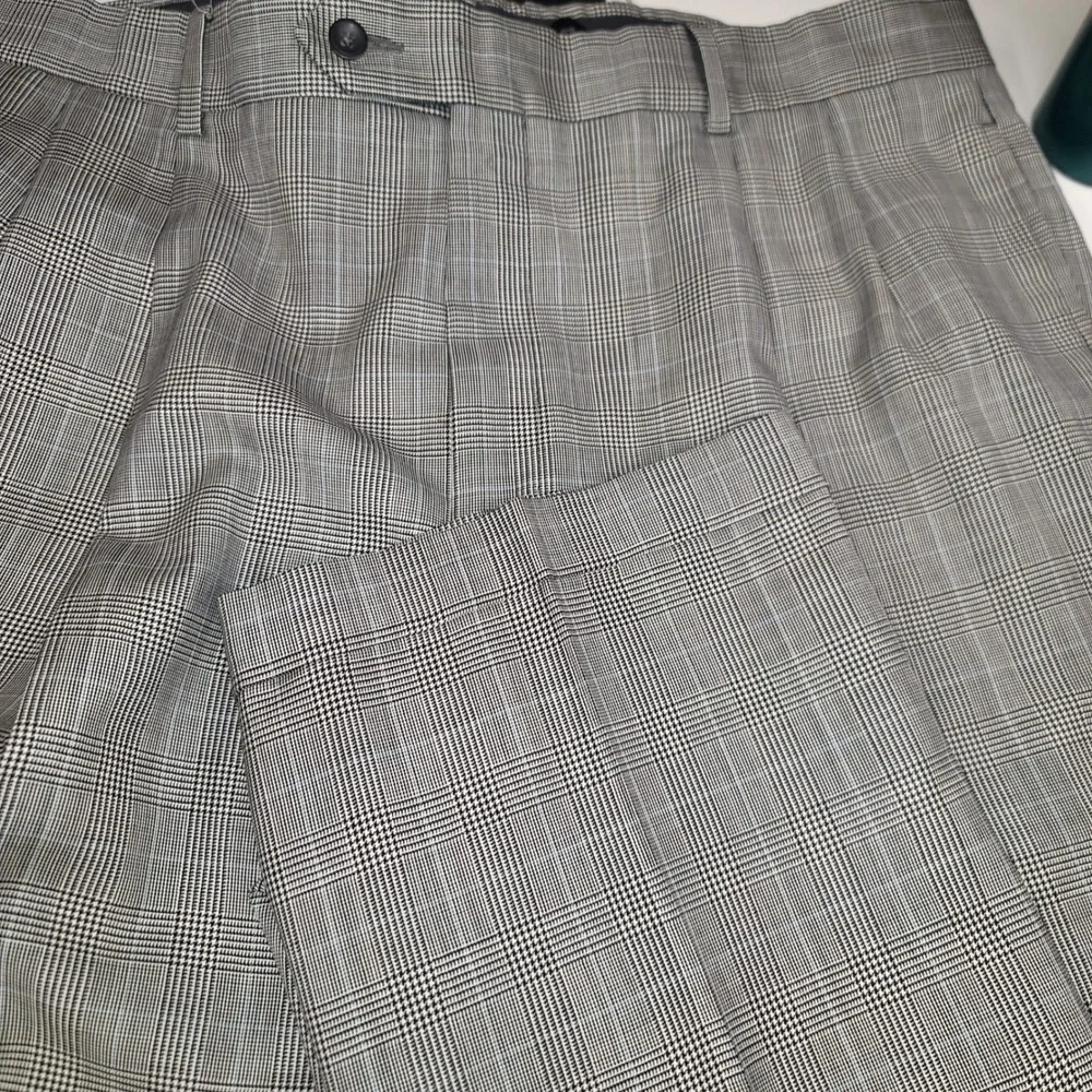 Jos A Bank Mens 36x33 Glen Plaid Wool Dress Pants Grey Blue Check Made in‎ USA